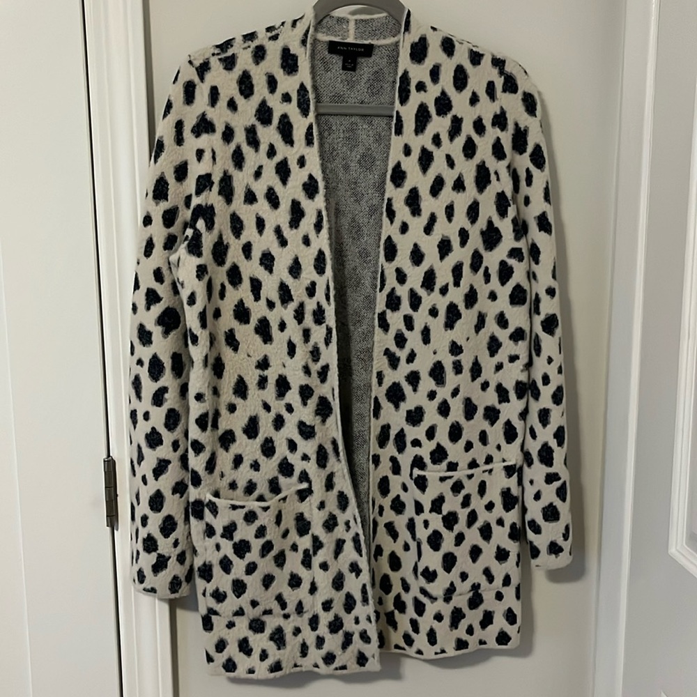 Ann Taylor leopard print cardigan in size Medium